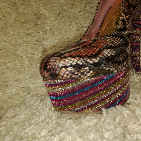 Mona Mia Collezion Leopard Stiletto heels sz 7 1/2 - Picture 9 of 13